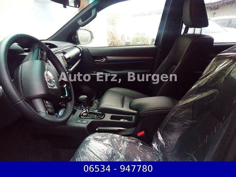 Neu Toyota HiLux 204 PS (150 kW) 2025 Grau Pickup