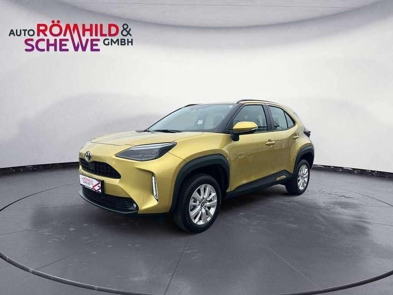 Warm gold metallic Gebraucht 2023 Toyota Yaris Cross Team SUV | 26.985 € (Fairer Preis) - Bild 1/4