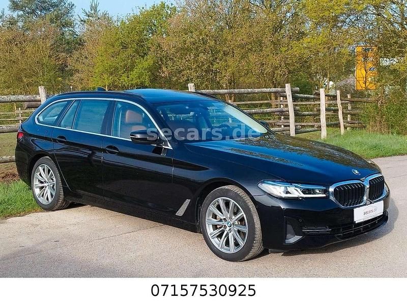 Gebraucht BMW 520 Sport Line 190 PS (139 kW) 2020 Saphirschwarz metallic Kombi