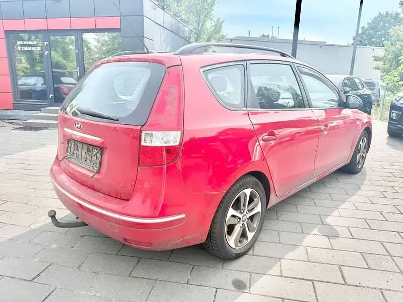Gebraucht Hyundai i30 Classic 90 PS (66 kW) 2008 Rot Kombi