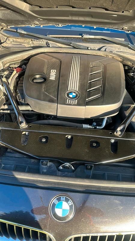 Gebraucht BMW 520 184 PS (135 kW) 2011 Schwarz Kombi