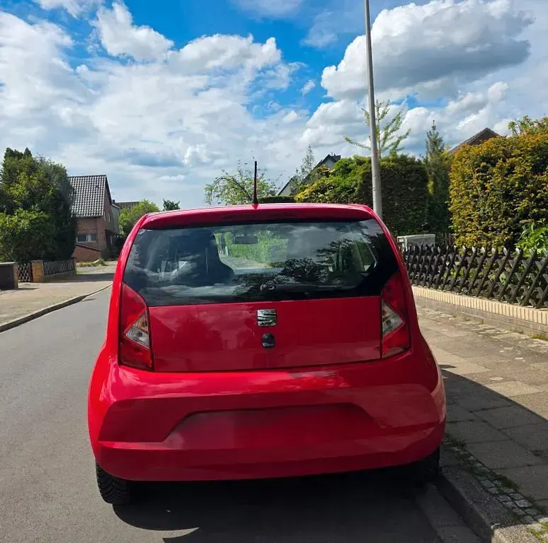 Używany Seat Mii 60 KM (44 kW) 2015 Czerwony Hatchback