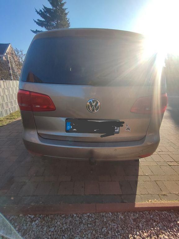 Gebraucht VW Touran Life 140 PS (102 kW) 2013 Beige Van / Kleinbus