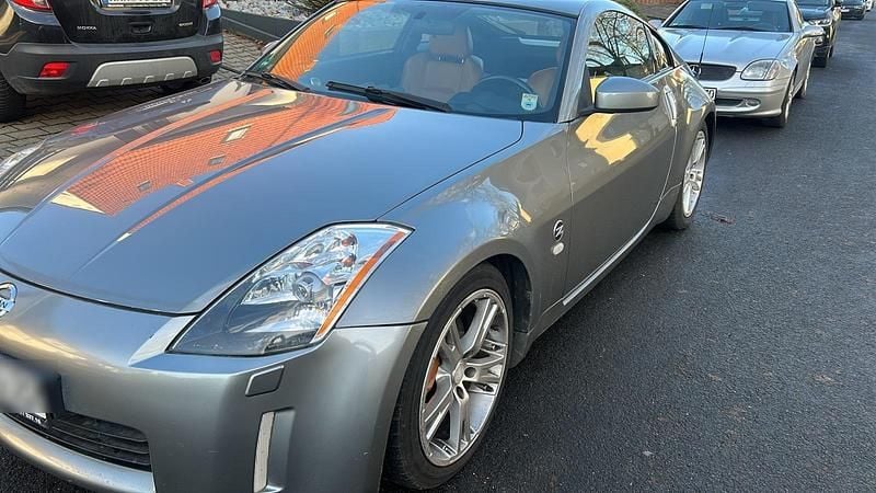 Grau Gebraucht 2004 Nissan 350Z Premium Edition Coupé | 17.500 € (Fairer Preis) - Bild 1/4