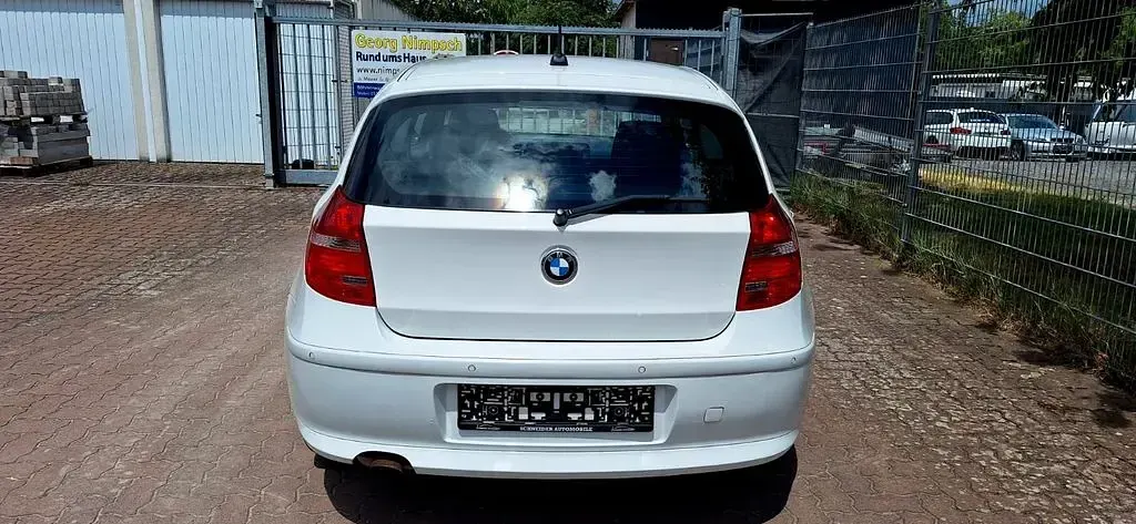 Gebraucht BMW 116 122 PS (89 kW) 2010 Weiß Kleinwagen