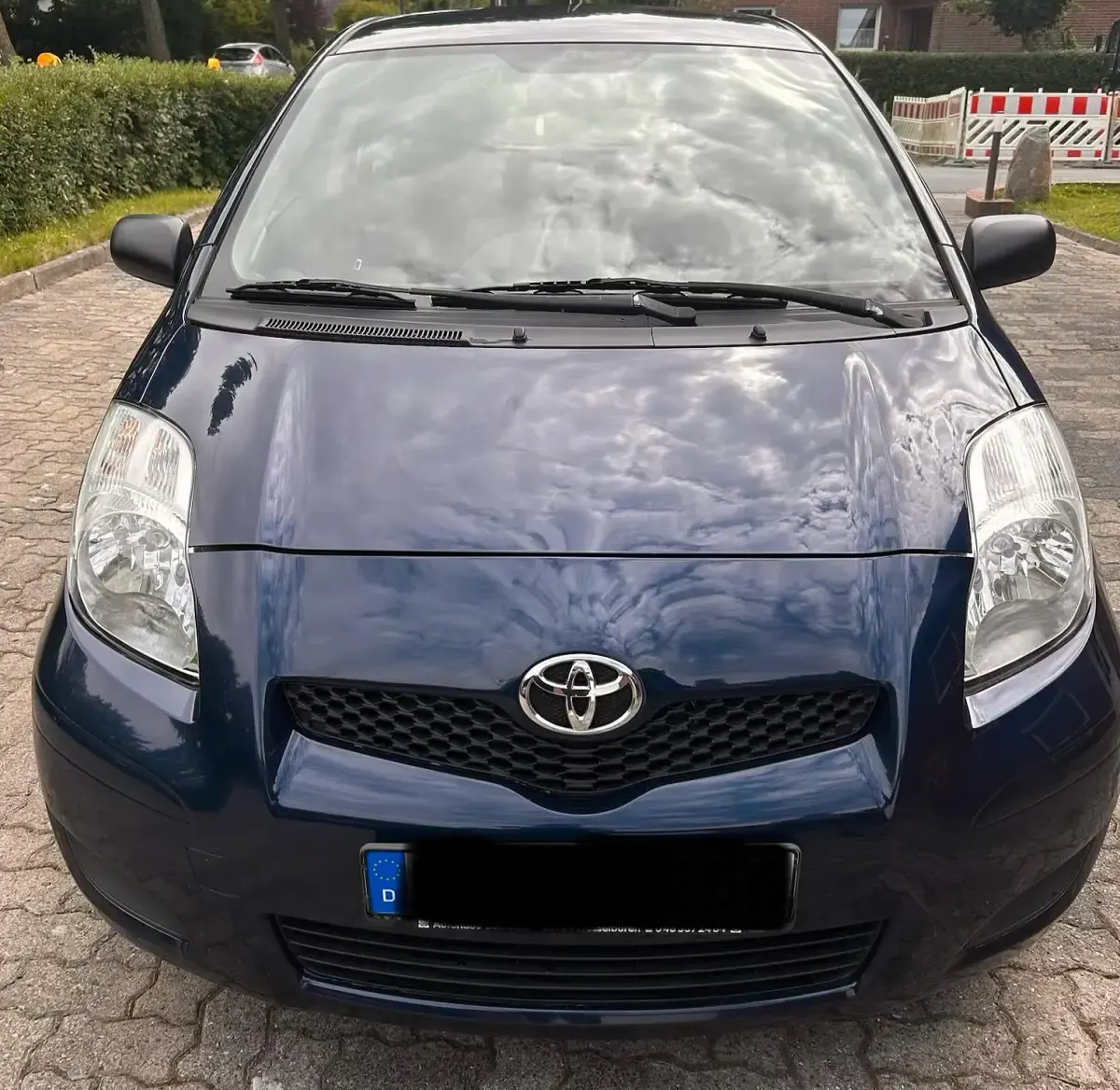 Gebraucht Toyota Yaris 69 PS (50 kW) 2010 Blau Kleinwagen