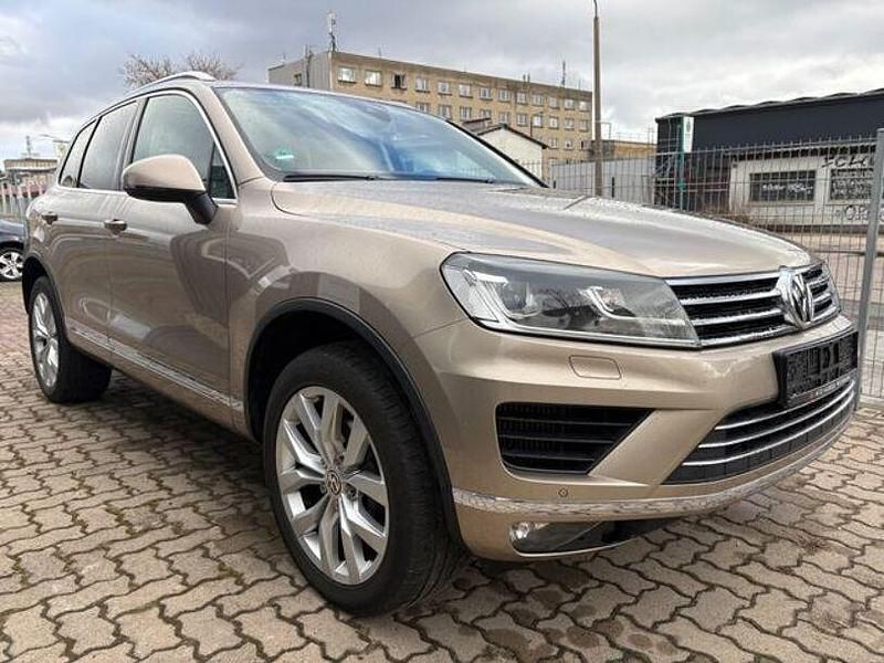 Gebraucht VW Touareg Terrain Tech 262 PS (192 kW) 2016 Gold SUV