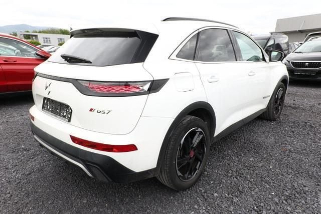 Polar weiß polar weiß Gebraucht 2022 DS Automobiles DS7 Crossback Performance Line Plus SUV | 29.289 € (Etwas zu teuer) - Bild 1/4