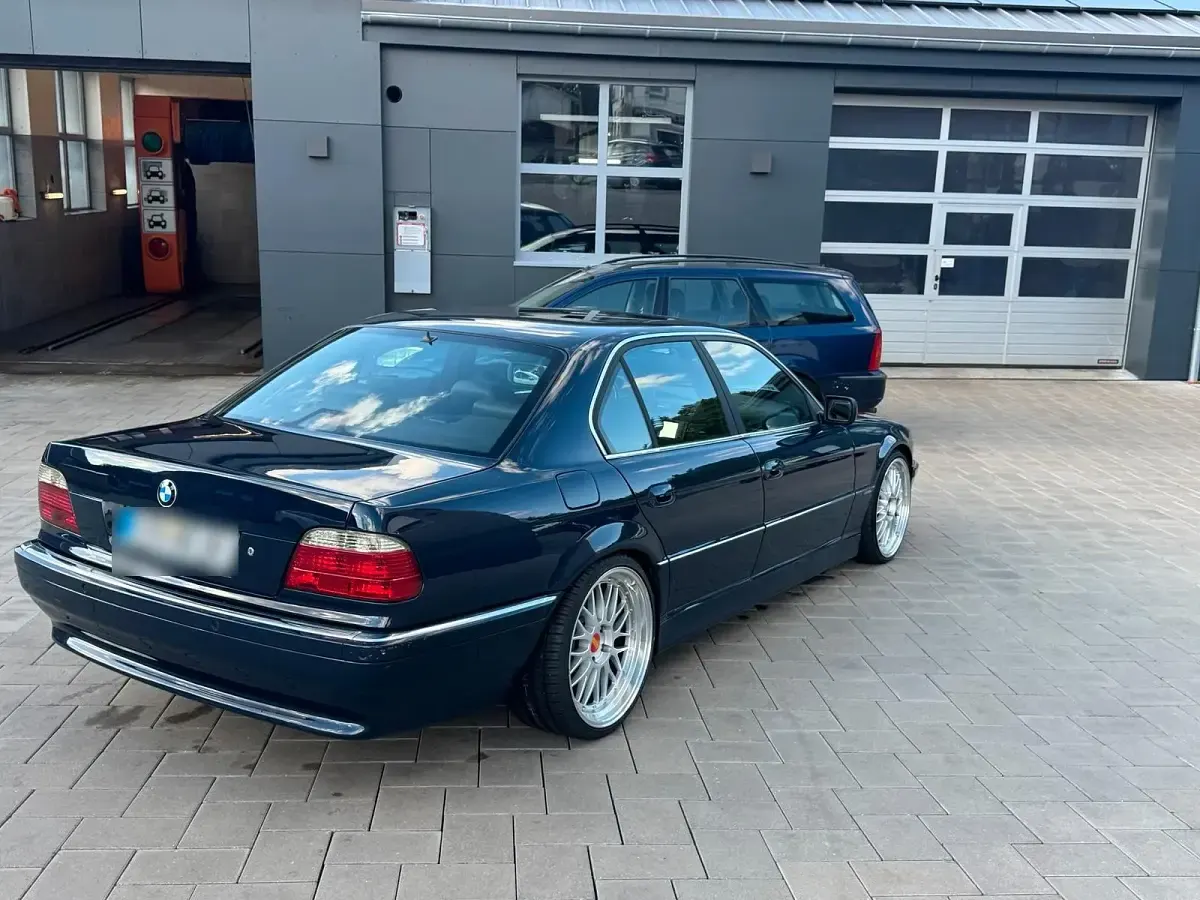 Gebraucht BMW 740 286 PS (210 kW) 1999 Blau Limousine
