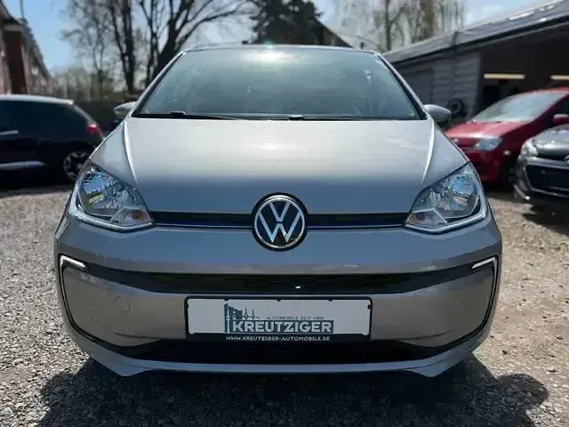 Używany VW e-up! 61 kW (83 KM) 2022 Srebrny Hatchback
