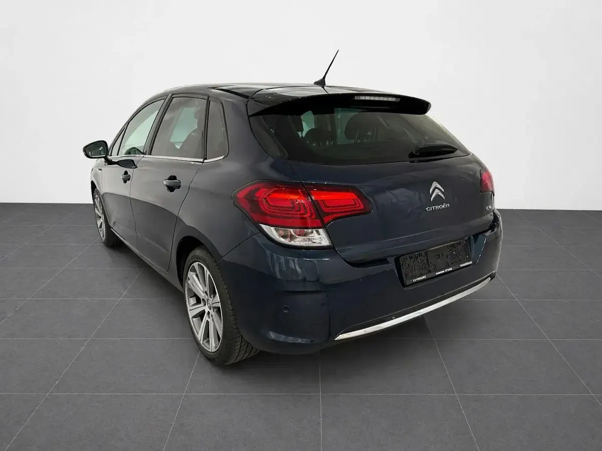Gebraucht Citroën C4 Attraction 131 PS (96 kW) 2015 Blau Limousine