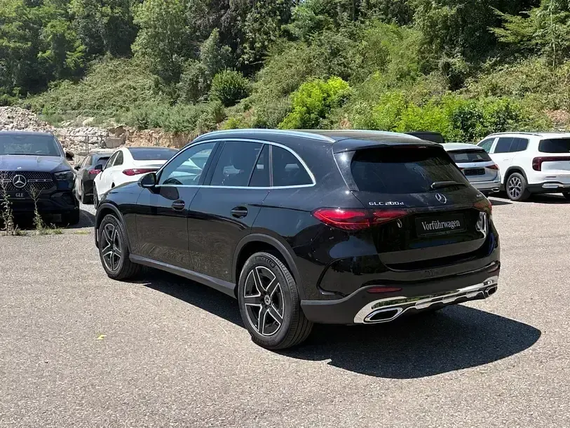 Gebraucht Mercedes GLC200 AMG 163 PS (119 kW) 2026 Schwarz SUV