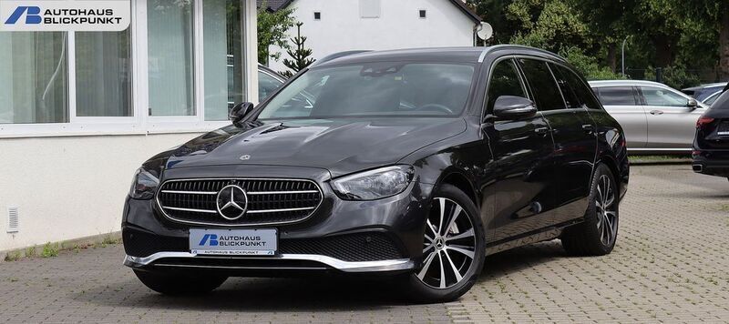 Grau Gebraucht 2021 Mercedes E300 Limousine | 32.740 € (Superpreis) - Bild 1/4