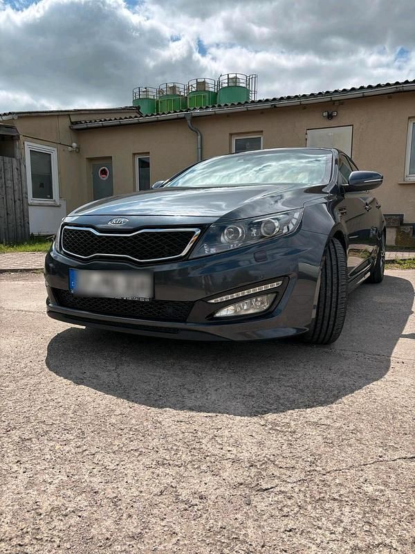 Grau Gebraucht 2012 Kia Optima Spirit Limousine | 9.500 € (Fairer Preis) - Bild 1/4