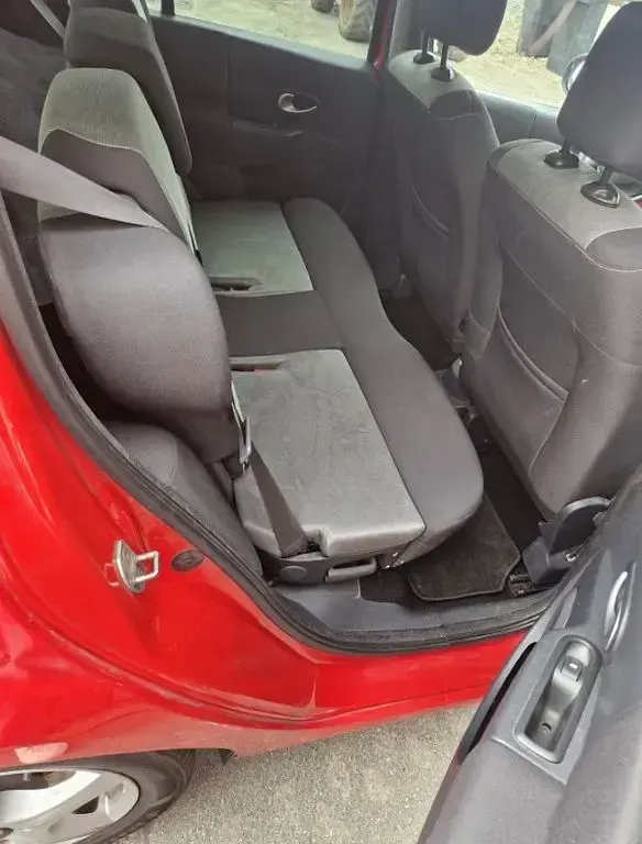 Gebraucht Renault Modus Dynamique 101 PS (74 kW) 2010 Rot Van / Kleinbus