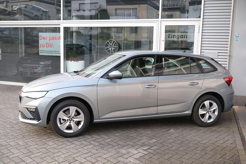 Neu Skoda Scala Selection 116 PS (85 kW) 2026 Smokey diamond silber ... Kleinwagen
