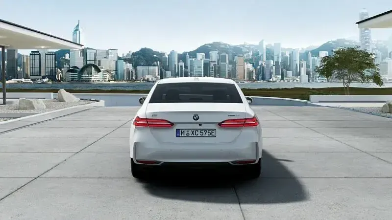 Neu BMW i5 250 kW (340 PS) 2026 Weiß Limousine