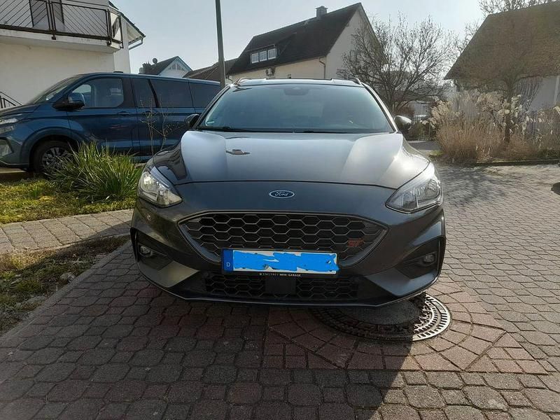 Gebraucht Ford Focus ST 280 PS (205 kW) 2019 Grau Limousine