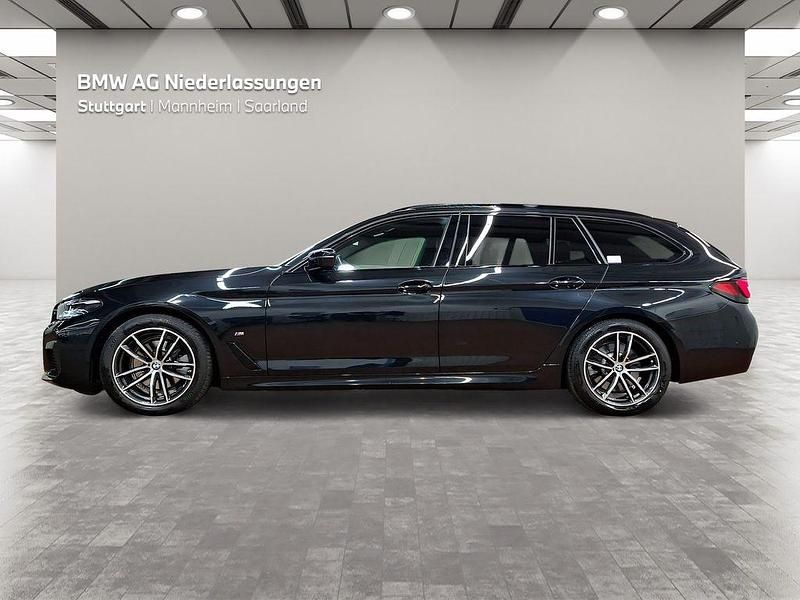 Gebraucht BMW 520 M Sport 190 PS (139 kW) 2023 Schwarz Kombi