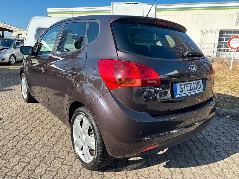Gebraucht Kia Venga 128 PS (94 kW) 2010 Braun Kleinwagen