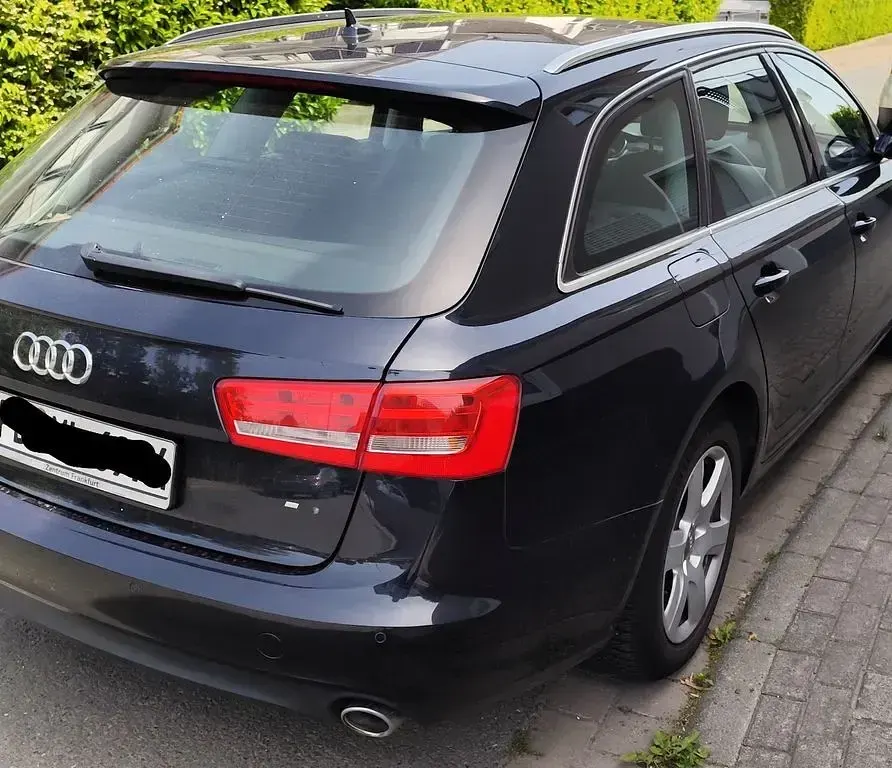 Gebraucht Audi A6 Sport 204 PS (150 kW) 2012 Blau Kombi