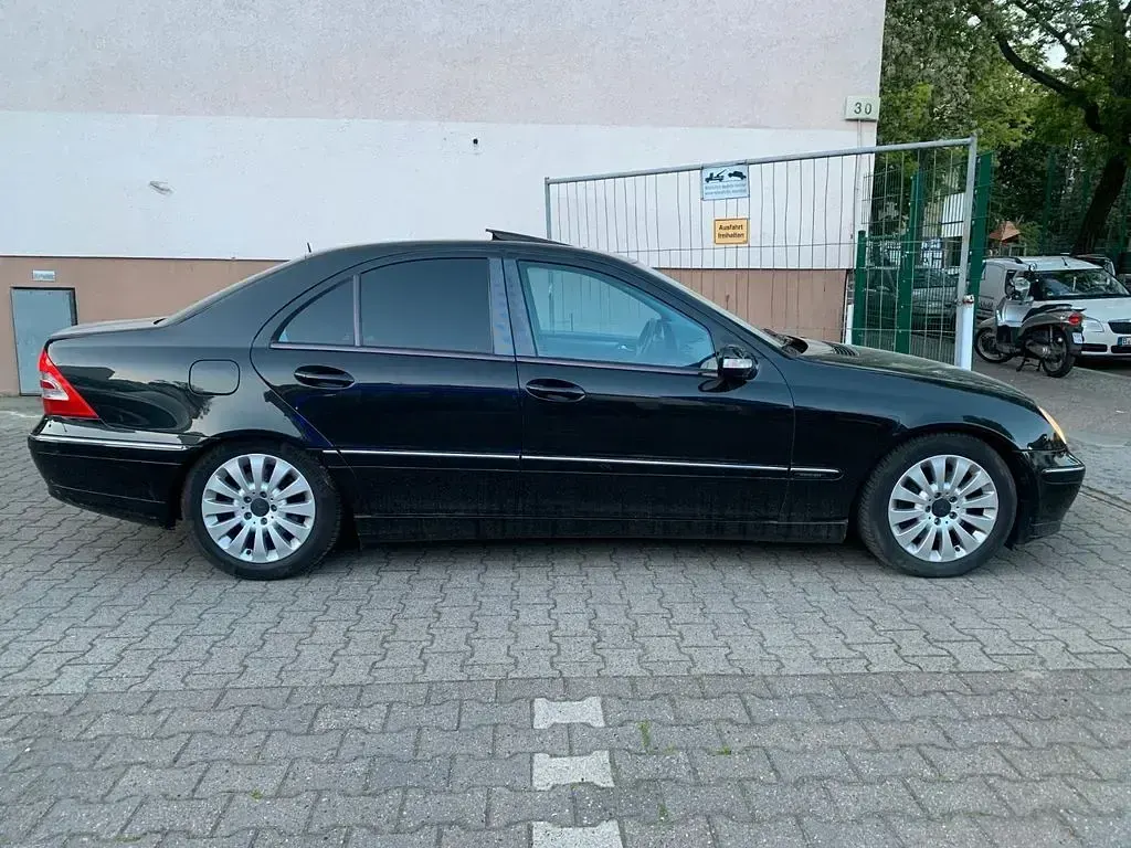 Gebraucht Mercedes C320 Avantgarde 218 PS (160 kW) 2000 Schwarz Limousine