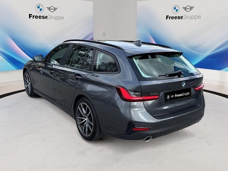 Gebraucht BMW 320 Advantage 190 PS (139 kW) 2022 Grau Kombi