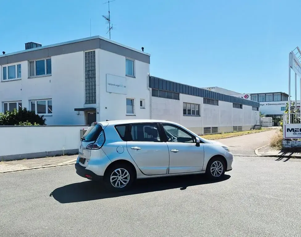 Gebraucht Renault Scénic III Initiale Paris 110 PS (80 kW) 2014 Silber Van / Kleinbus