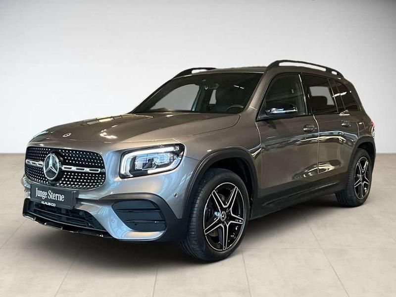 Metalliclack mountaingrau (metallic) Gebraucht 2021 Mercedes GLB200 Style SUV | 32.480 € (Etwas zu teuer) - Bild 1/4