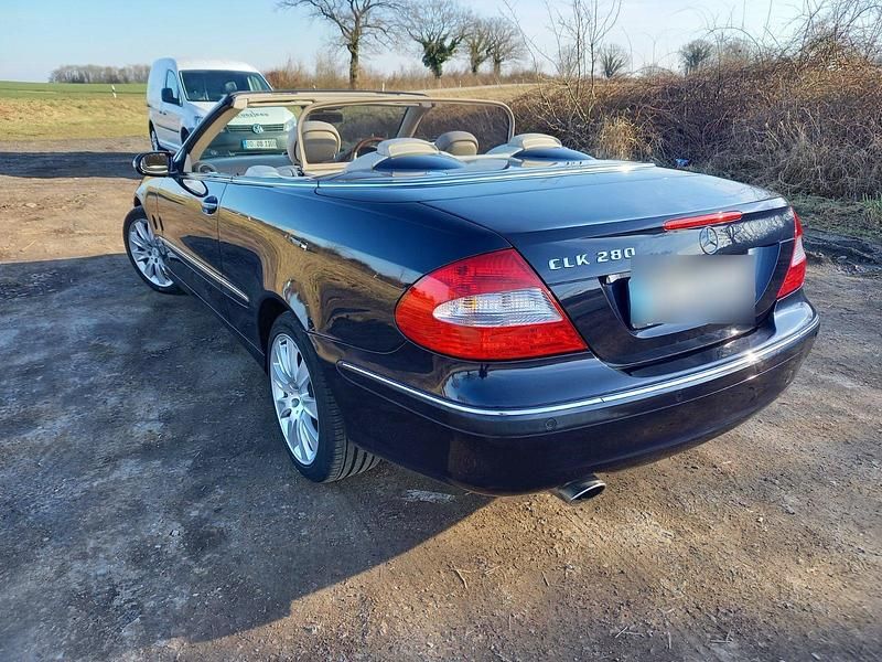 Gebraucht Mercedes CLK280 231 PS (169 kW) 2005 Blau Cabrio