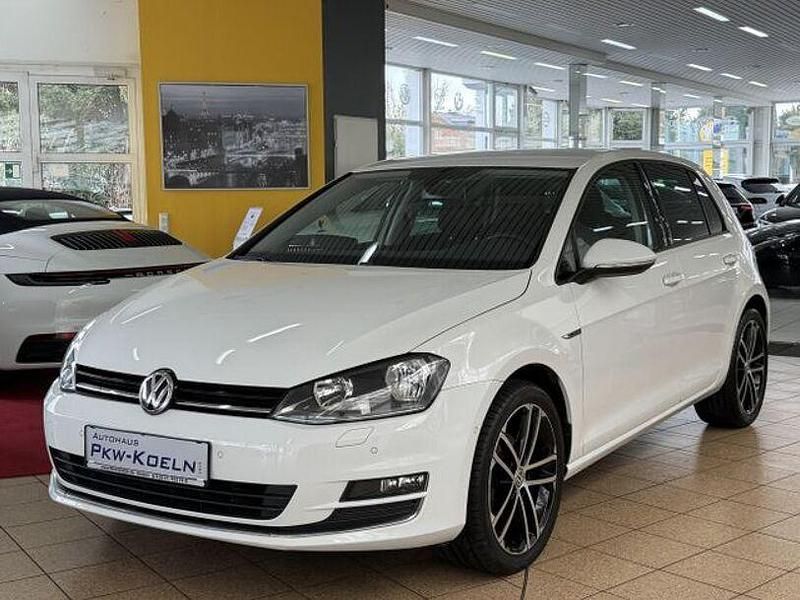 Gebraucht VW Golf VII LOUNGE 86 PS (63 kW) 2015 Weiß Limousine