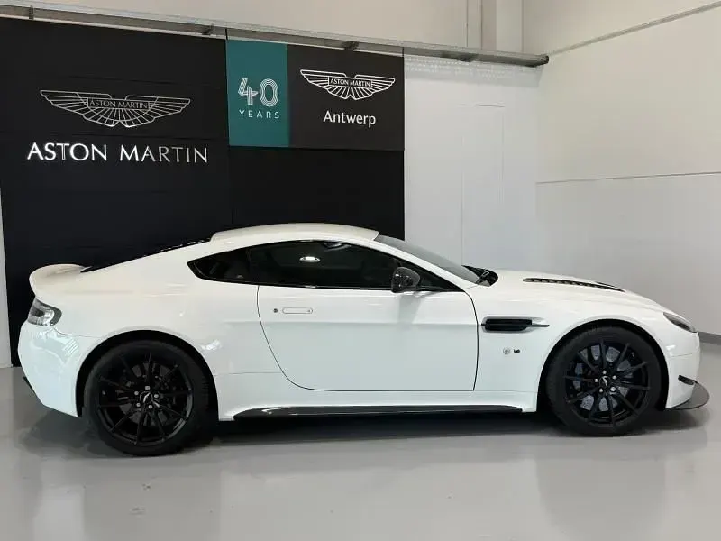 Gebraucht Aston Martin V12 Vantage 604 PS (444 kW) 2018 Weiß Coupé