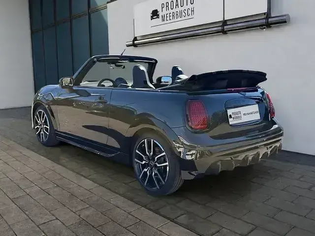 Używany Mini John Cooper Works 204 KM (150 kW) 2024 Szary Hatchback