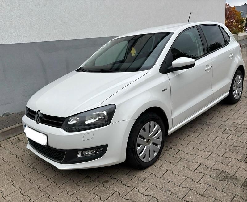 Weiß Gebraucht 2013 VW Polo Edition Kleinwagen | 6.790 € (Fairer Preis) - Bild 1/4