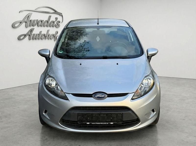 Gebraucht Ford Fiesta Trend 69 PS (50 kW) 2011 Silber Kleinwagen
