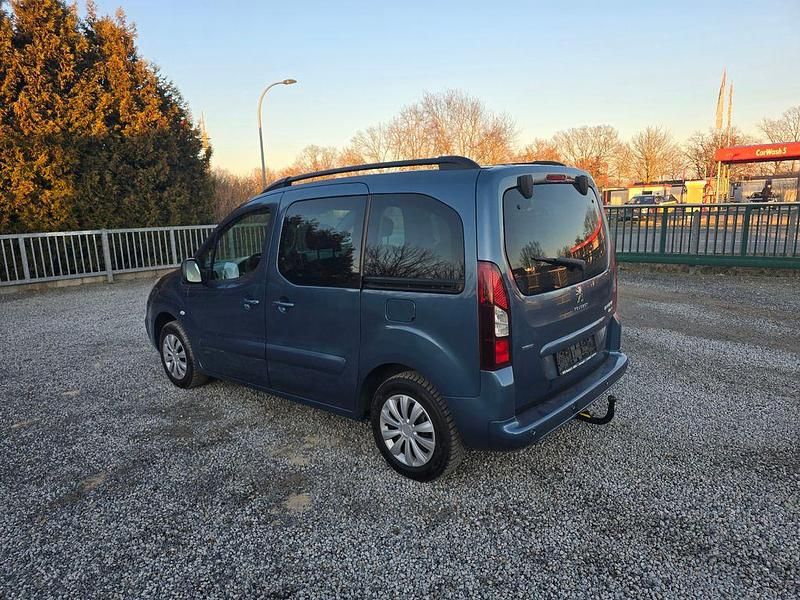 Gebraucht Peugeot TePee Active 99 PS (72 kW) 2016 Blau Van / Kleinbus