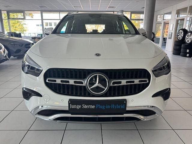 Gebraucht Mercedes GLA250 Progressive 163 PS (119 kW) 2025 Weiß SUV