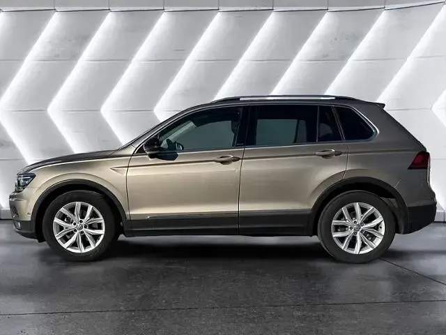 Gebraucht VW Tiguan IQ Drive 150 PS (110 kW) 2019 Beige SUV