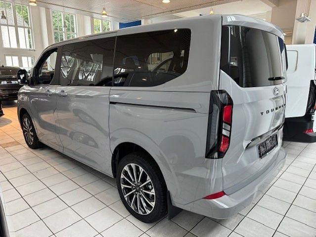 Neu Ford Tourneo Titanium 170 PS (125 kW) 2025 Fancygrau grau Van / Kleinbus