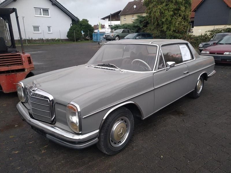 Grau Gebraucht 1969 Mercedes W114 Coupé | 11.499 € - Bild 1/4