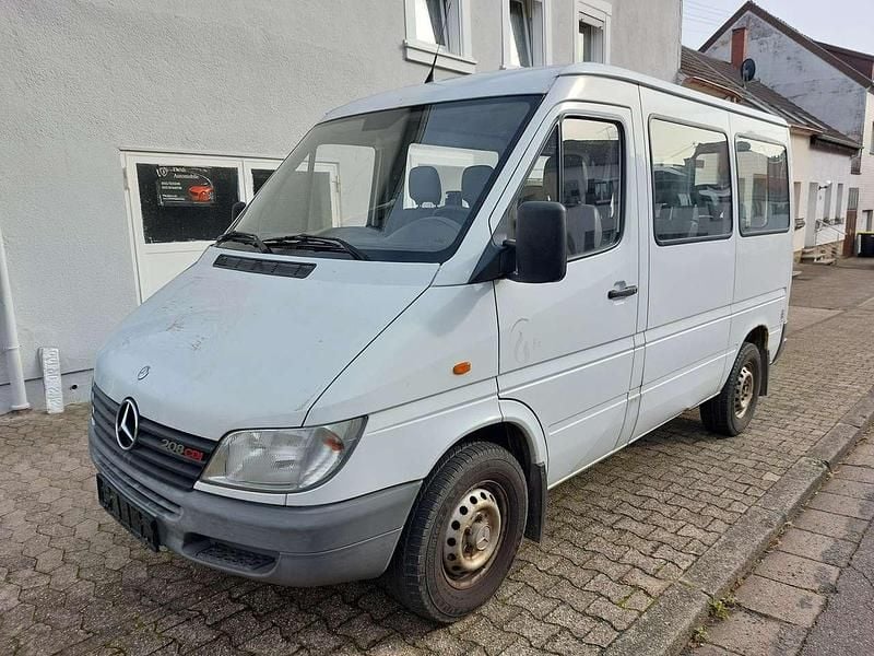Arktikweiss Gebraucht 2001 Mercedes Sprinter Van | 3.990 € (Guter Preis) - Bild 1/4
