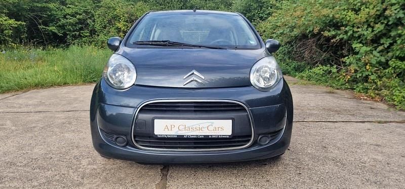 Grau Gebraucht 2009 Citroën C1 Kleinwagen | 1.690 € (Fairer Preis) - Bild 1/4