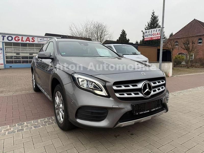 Gebraucht Mercedes GLA200 Style 156 PS (114 kW) 2019 Grau SUV