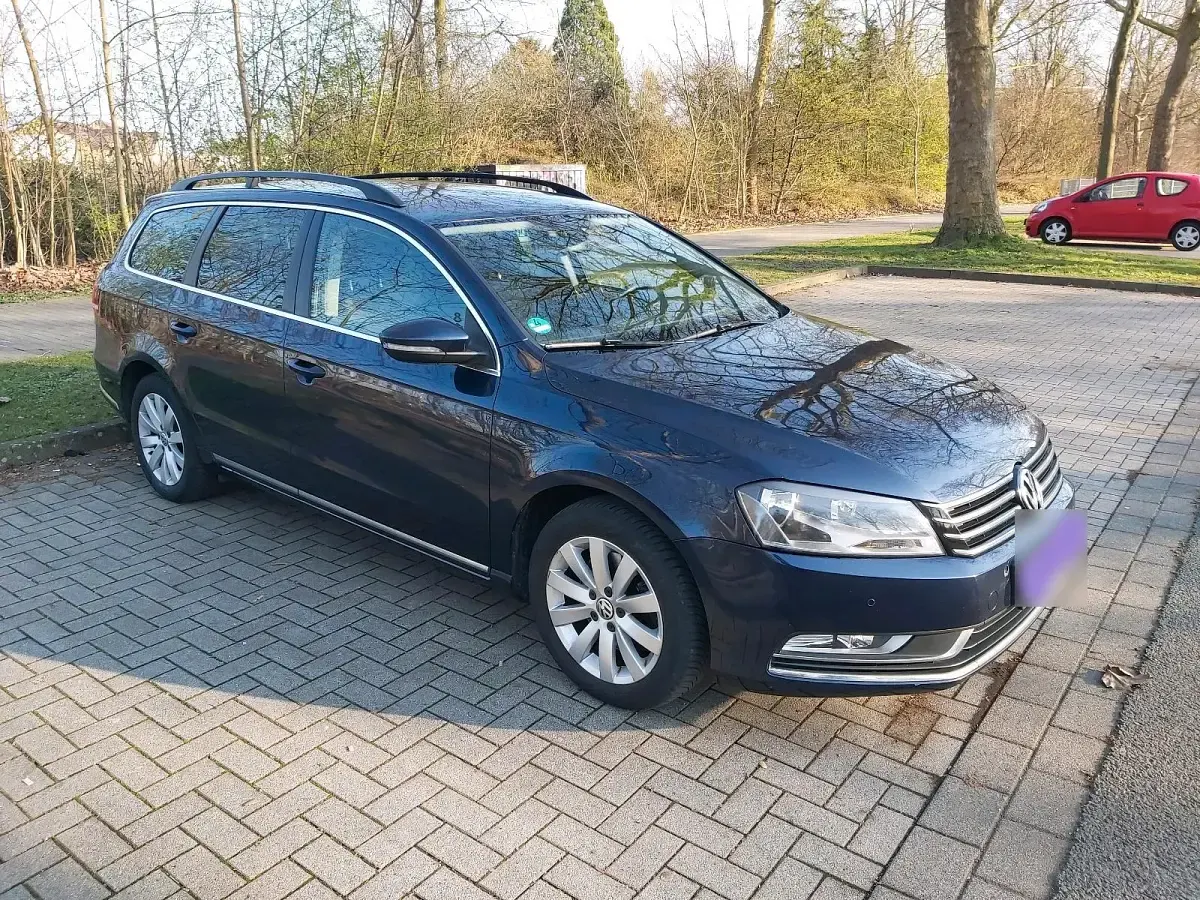 Gebraucht VW Passat 122 PS (89 kW) 2013 Blau Kombi