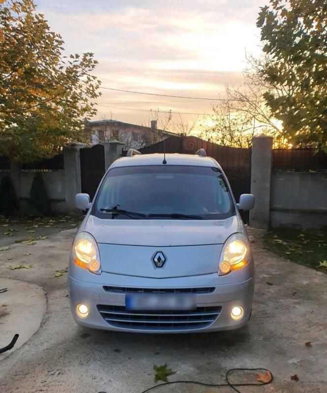 Silber Gebraucht 2011 Renault Kangoo Van / Kleinbus | 7.700 € - Bild 1/4