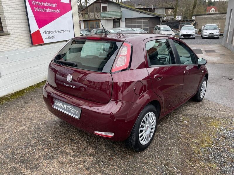 Gebraucht Fiat Punto Pop 69 PS (50 kW) 2012 Rot Kleinwagen