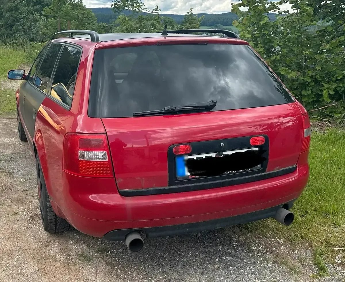 Gebraucht Audi A6 220 PS (161 kW) 2002 Rot Kombi
