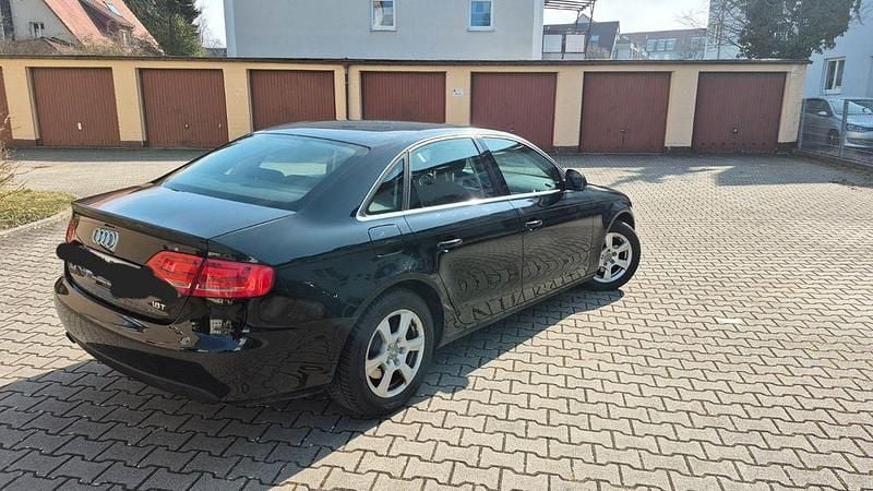Gebraucht Audi A4 Attraction 120 PS (88 kW) 2008 Schwarz Limousine