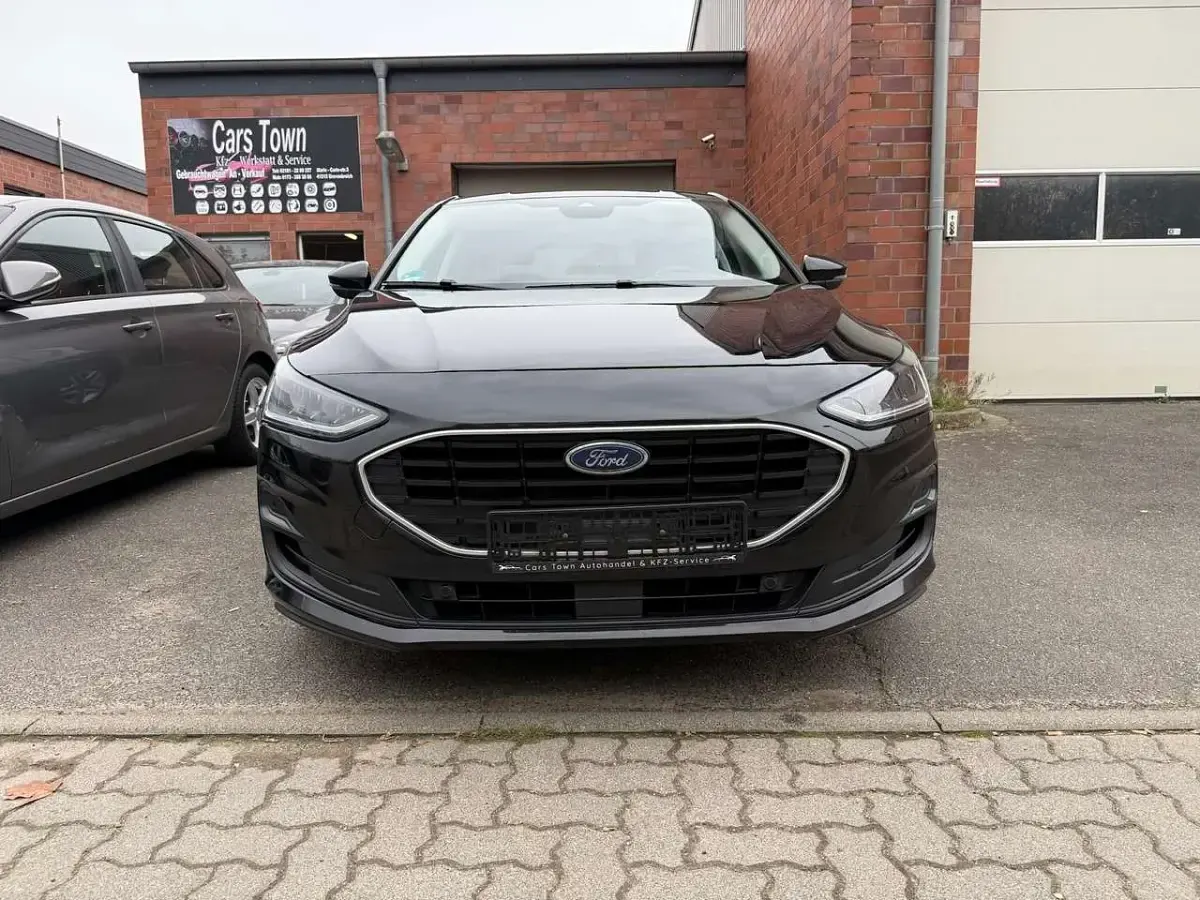 Gebraucht Ford Focus Cool & Connect 120 PS (88 kW) 2022 Obsidianschwarz metallic Kleinwagen