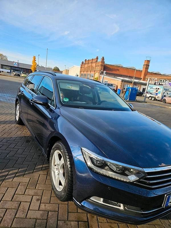 Gebraucht VW Passat 150 PS (110 kW) 2015 Blau Kombi